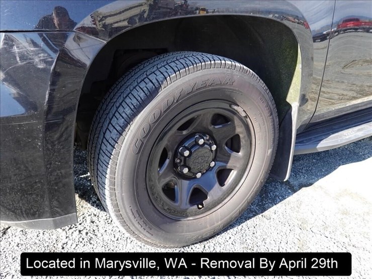 2015-chevrolet-tahoe-image-18