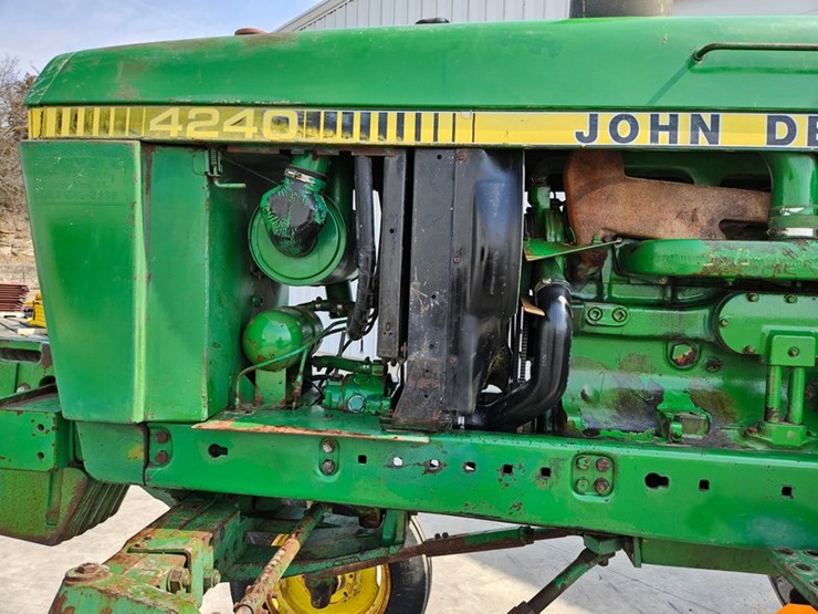 1982-john-deere-4240-image-13