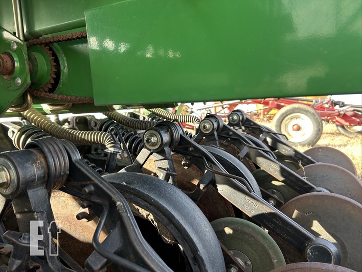 2004-john-deere-1590-image-61