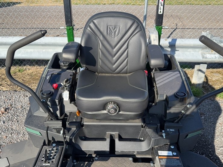 #4061-•-yakta-yxr-710-zero-turn-mower-image-6