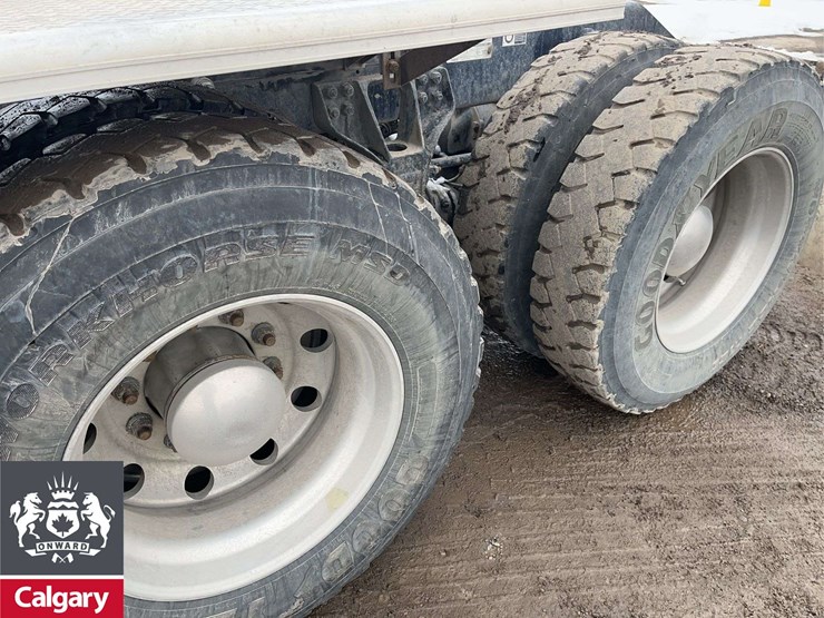 2018-kenworth-t880-image-10