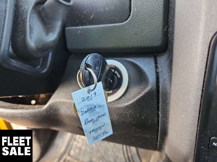 2019-ram-1500-classic-image-24