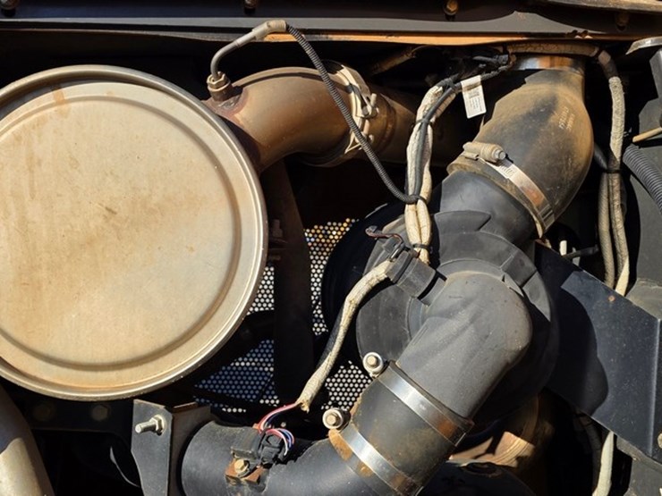 2013-case-850m-image-53