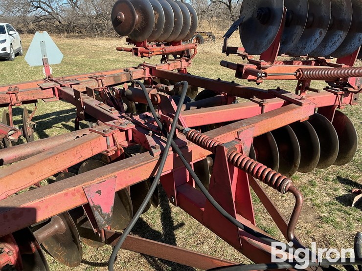massey-ferguson-620-image-15