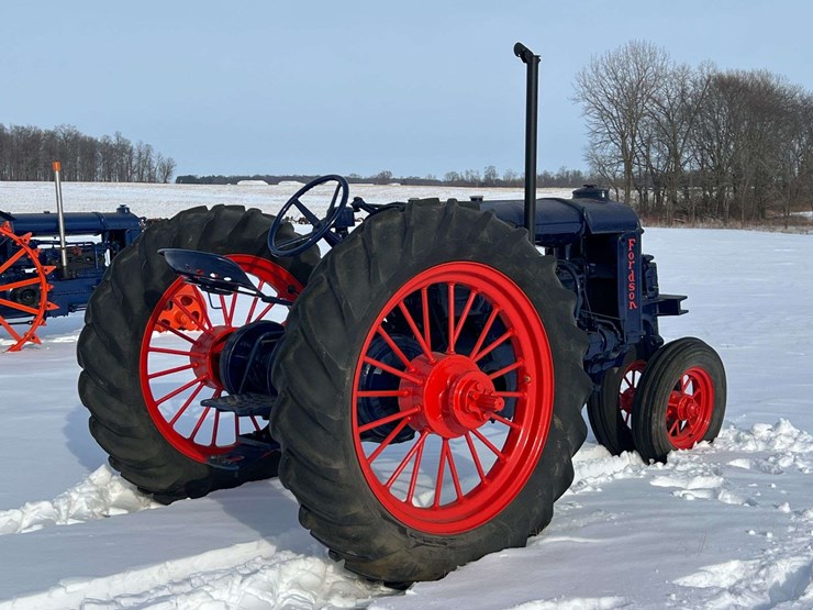 1937-fordson-all-around-england-image-3