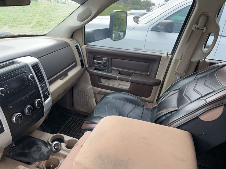 2011-dodge-ram-3500-image-10