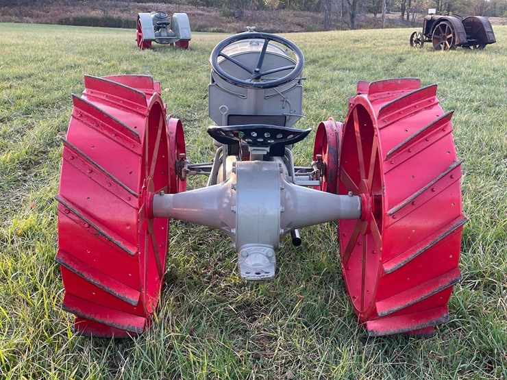 1917-experimental-fordson-tractor-(oldest-fordson-tractor-in-the-world)-image-4