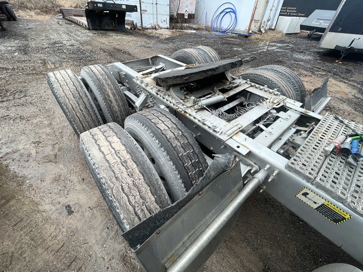 #236-•-2011-mack-semi-tractor-(title-in-delay)-(denmark,-wi)-image-28