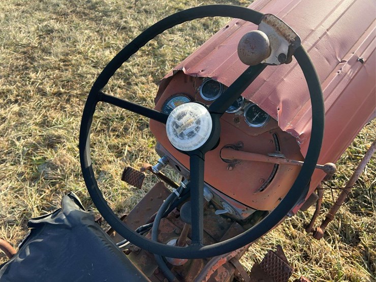 international-parts-tractor-image-26