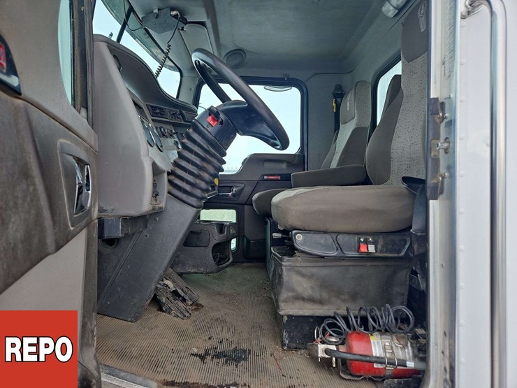 2016-kenworth-t370-image-11