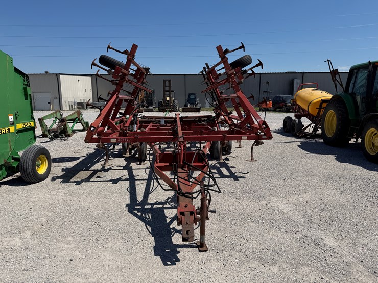 case-ih-4800-image-2