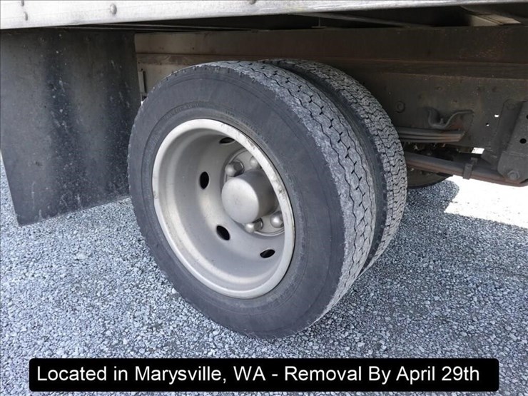 2013-isuzu-nqr-image-21