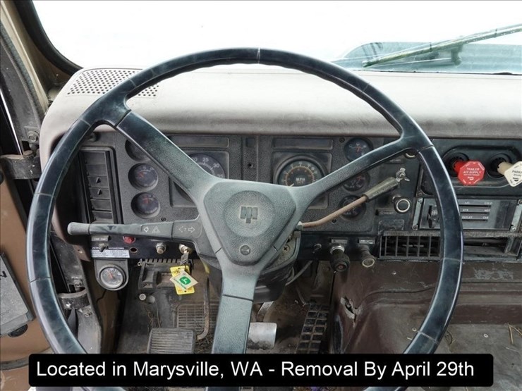 1985-international-s2300-image-11