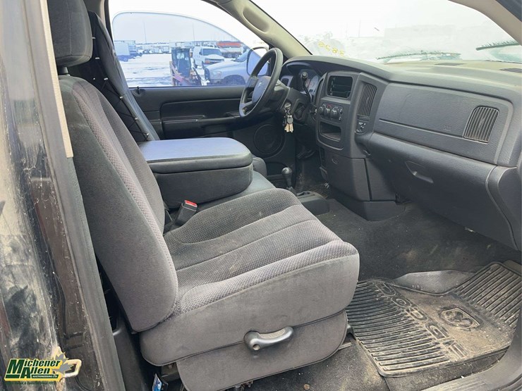 2004-dodge-ram-1500-image-15