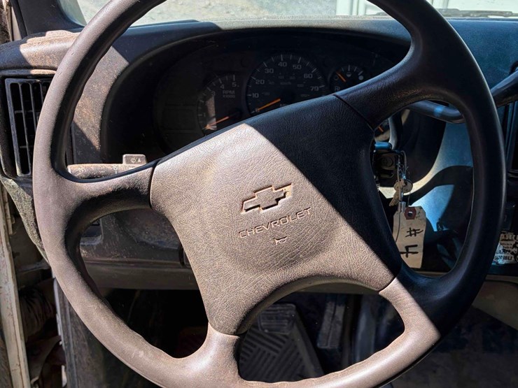 2003-chevrolet-c4500-stake-body-dump-image-10