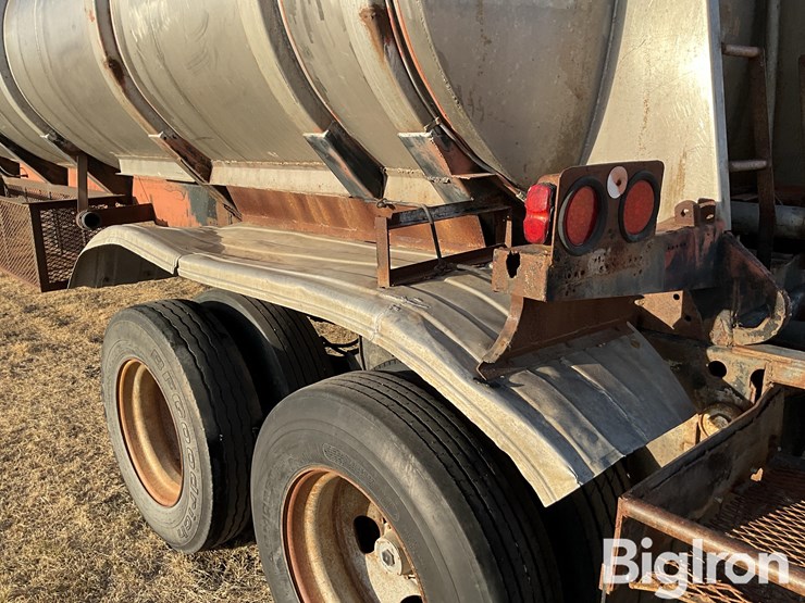 1960-fruehauf-trailer-image-18