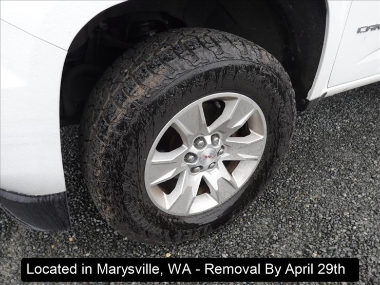 2017-gmc-canyon-image-16