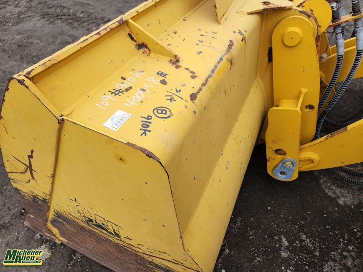 2014-caterpillar-910k-image-32