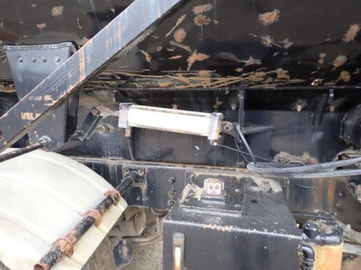 1999-sterling-l9513-image-59