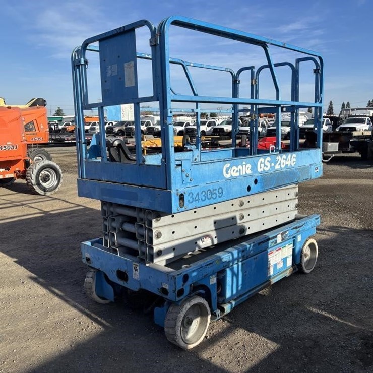 2001 GENIE GS2646
