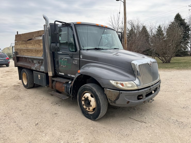 2003-international-durastar-4300-image-3