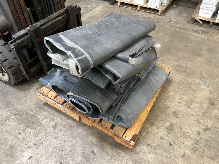 #2583-•-pallet-of-misc.-rubber-(columbia-heights,-mn)-image-4