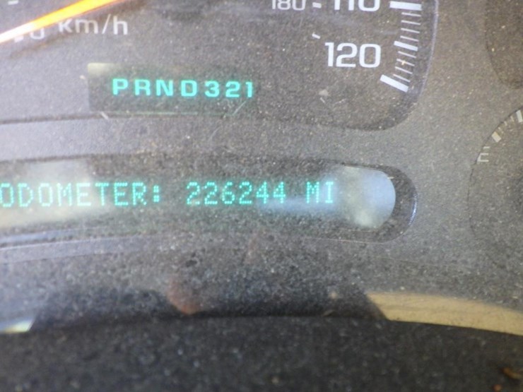 2003-chevrolet-2500hd-image-15