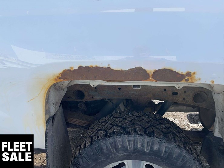 2015-chevrolet-silverado-2500hd-image-27