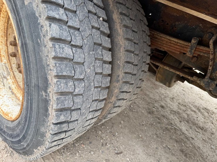 2003-international-durastar-4300-image-10