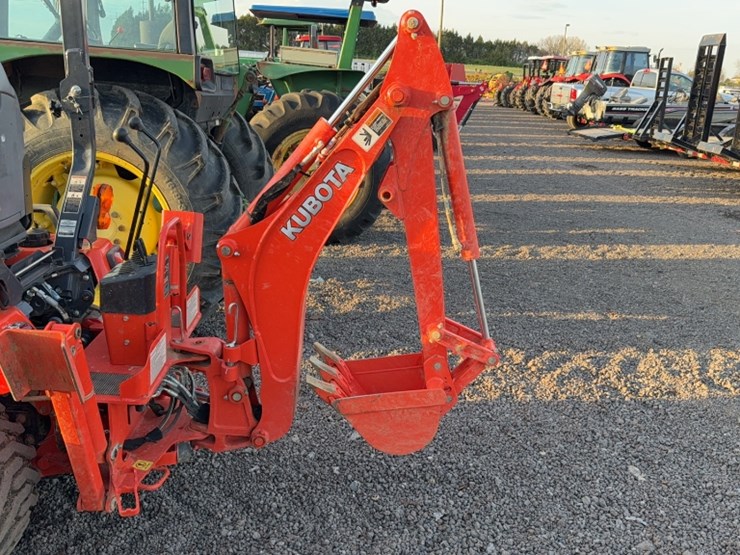 #3028-•-kubota-bx235-tractor-image-9