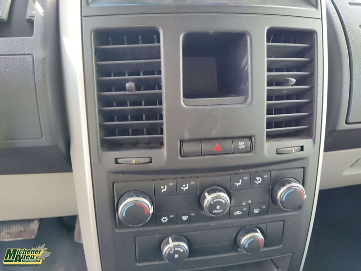 2010-dodge-grand-caravan-se-image-20