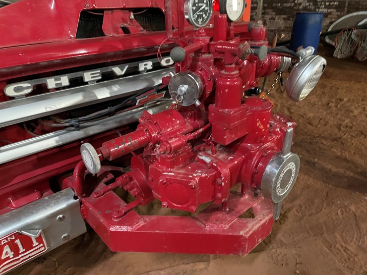 #210-•-1964-chevy-80-(howe)-fire-truck-(no-brakes)-(no-title)-(wakefield,-mi)-image-46