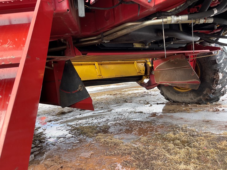 2011-new-holland-h8060-image-38