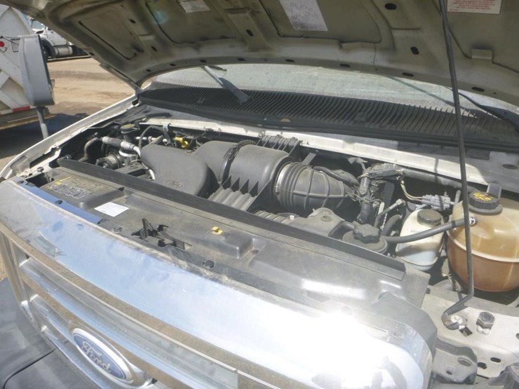 2014-ford-e450-image-12