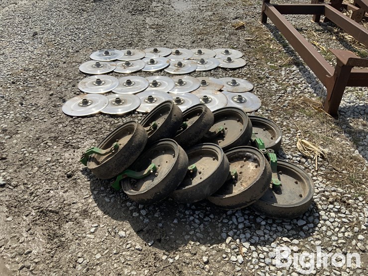 john-deere-1710-image-8