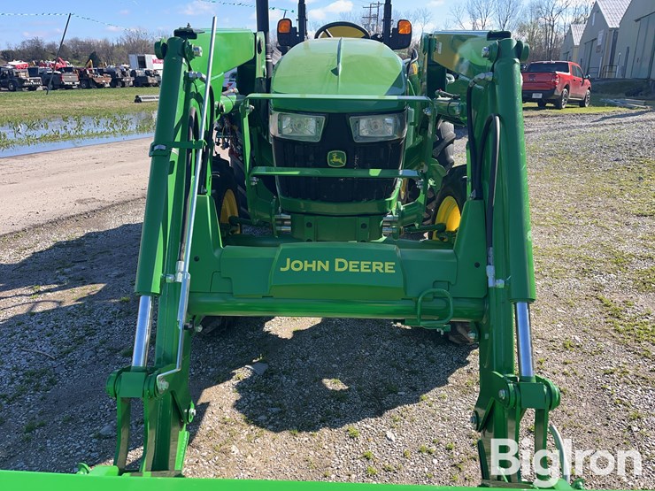 2020-john-deere-5055e-image-16