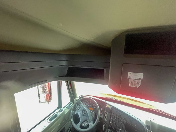 #234-•-2016-international-semi-tractor-(has-wi-title)-(denmark,-wi)-image-42