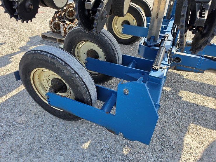 2001-kinze-3500-image-10