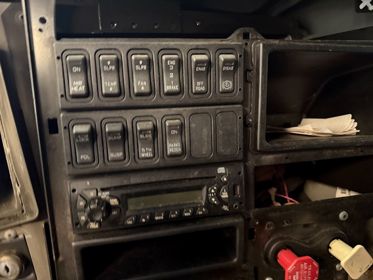 2014-international-prostar-image-95