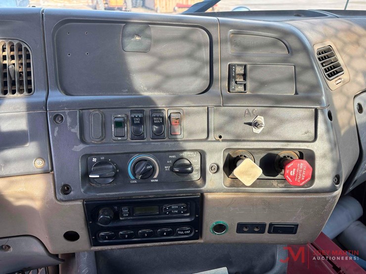 2000-sterling-lt9500-image-11