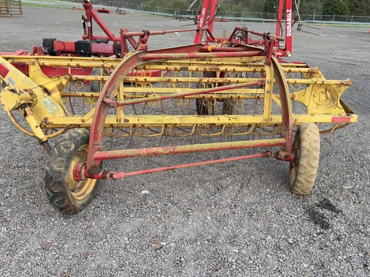 new-holland-256-image-4