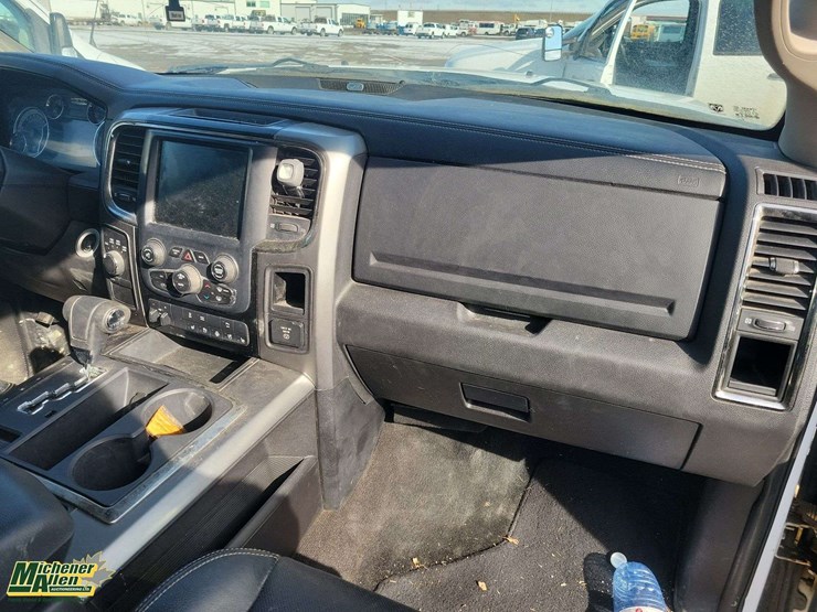 2013-dodge-1500-image-28