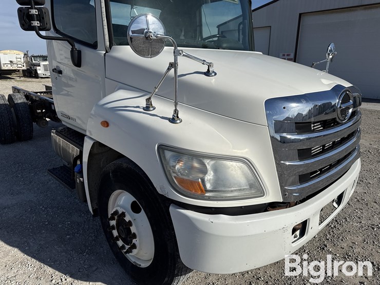 2011-hino-338-image-10