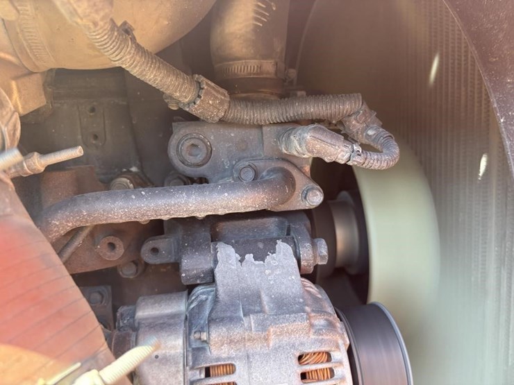 2014-jlg-8042-image-58