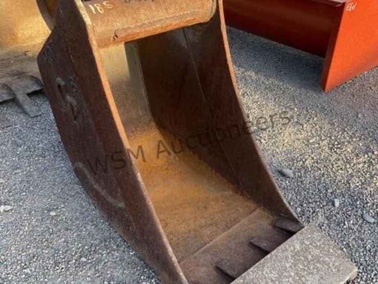 18in-excavator-bucket-image-4