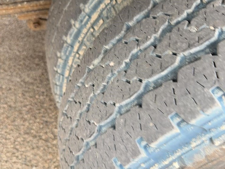 2018-chevrolet-3500-image-16