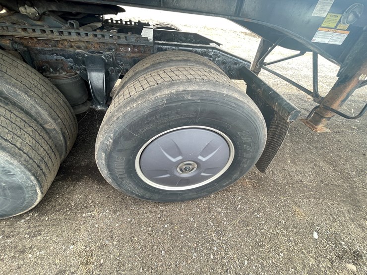 #232-•-2016-freightliner-truck-tractor-(has-wi-title)-(mora,-mn)-image-23