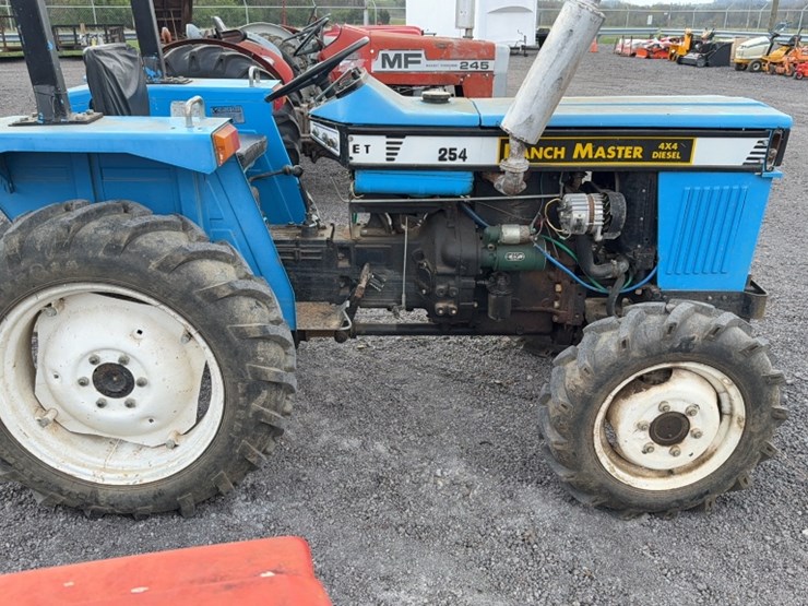 #3065-•-ranch-master-254-tractor-image-5