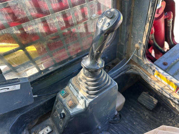 2013-takeuchi-tl12-image-23