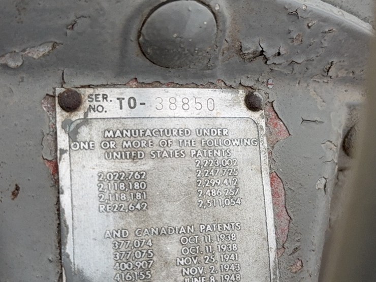 #3051-•-furguson-tractor-image-17